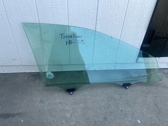 2018 toyota camry door glass