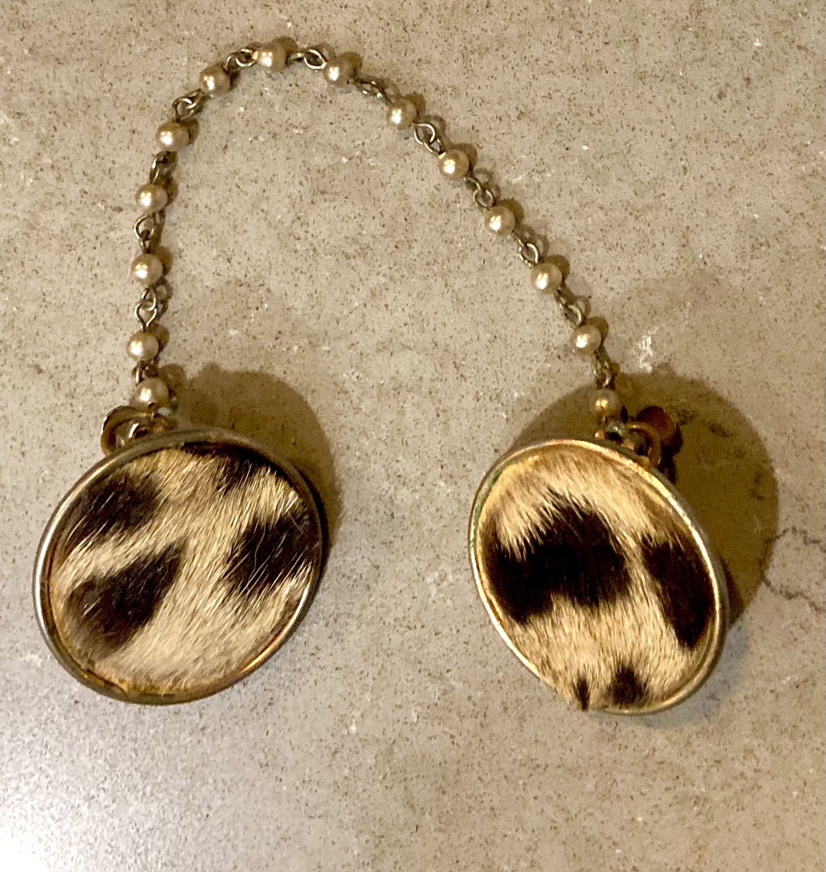 VINTAGE 1940’s Leopard Print Sweater Clip