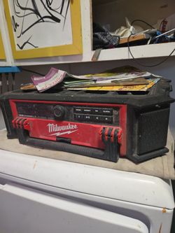 Milwaukee Packout Radio