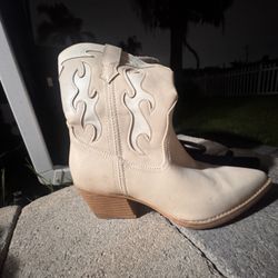 Women’s Boots