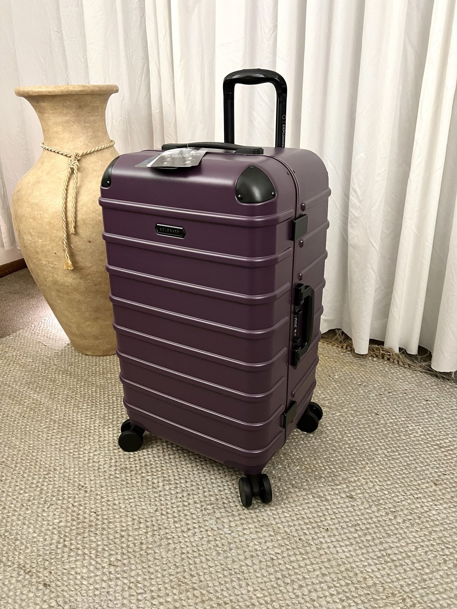 Solgaard Check-In Closet 27"