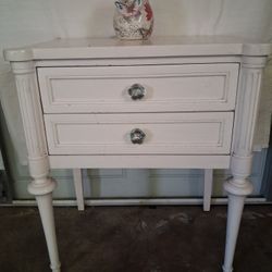Vintage End Table 27"x22"x15: