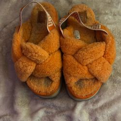 UGG 