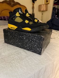 Jordan 4 yellow thunders
