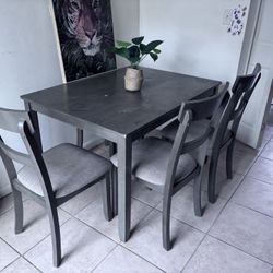 Dinning Room Table And Chairs 