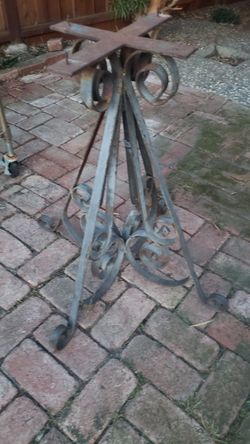 Iron Table Stand - Old School 80's