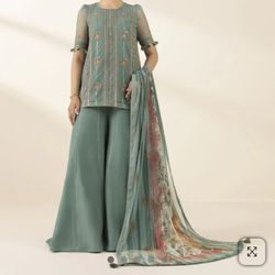 Pakistani Clothes Available More