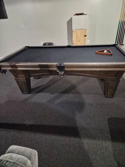 Pool table