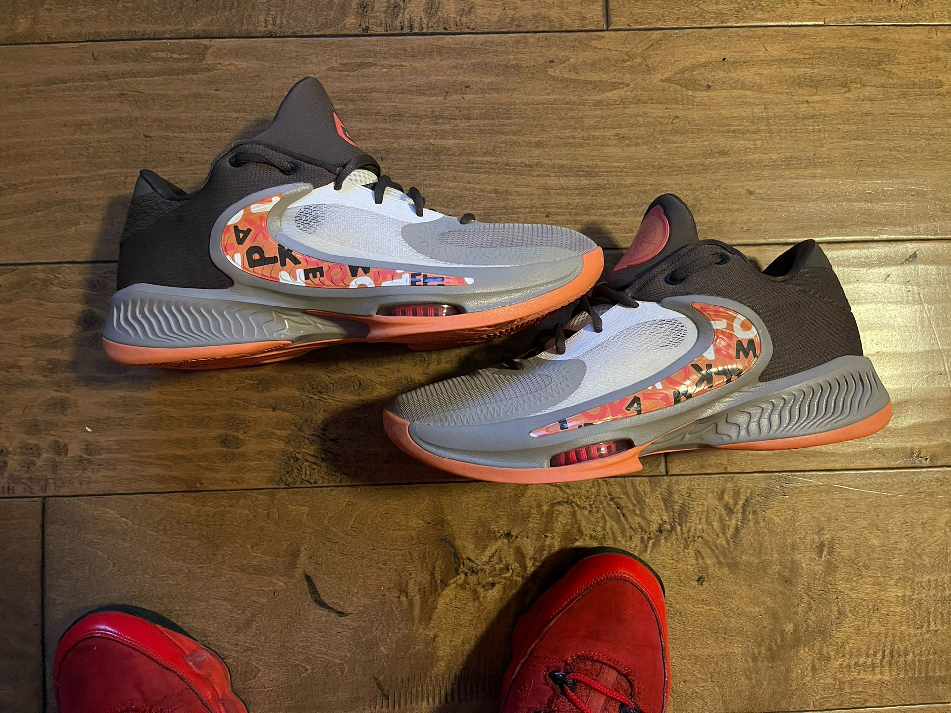 Nike Freak 4 Shoes Size 11.5