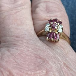 Unique 14K Gold Ruby And Diamonds Size 8 Ring