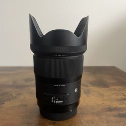 Sigma 35 MM 1.4 Lens