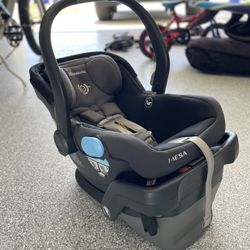 Uppababy Mesa Car Seat And Base