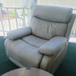 Gray Recliner Jerome s Furniture Brand for Sale in West Covina CA