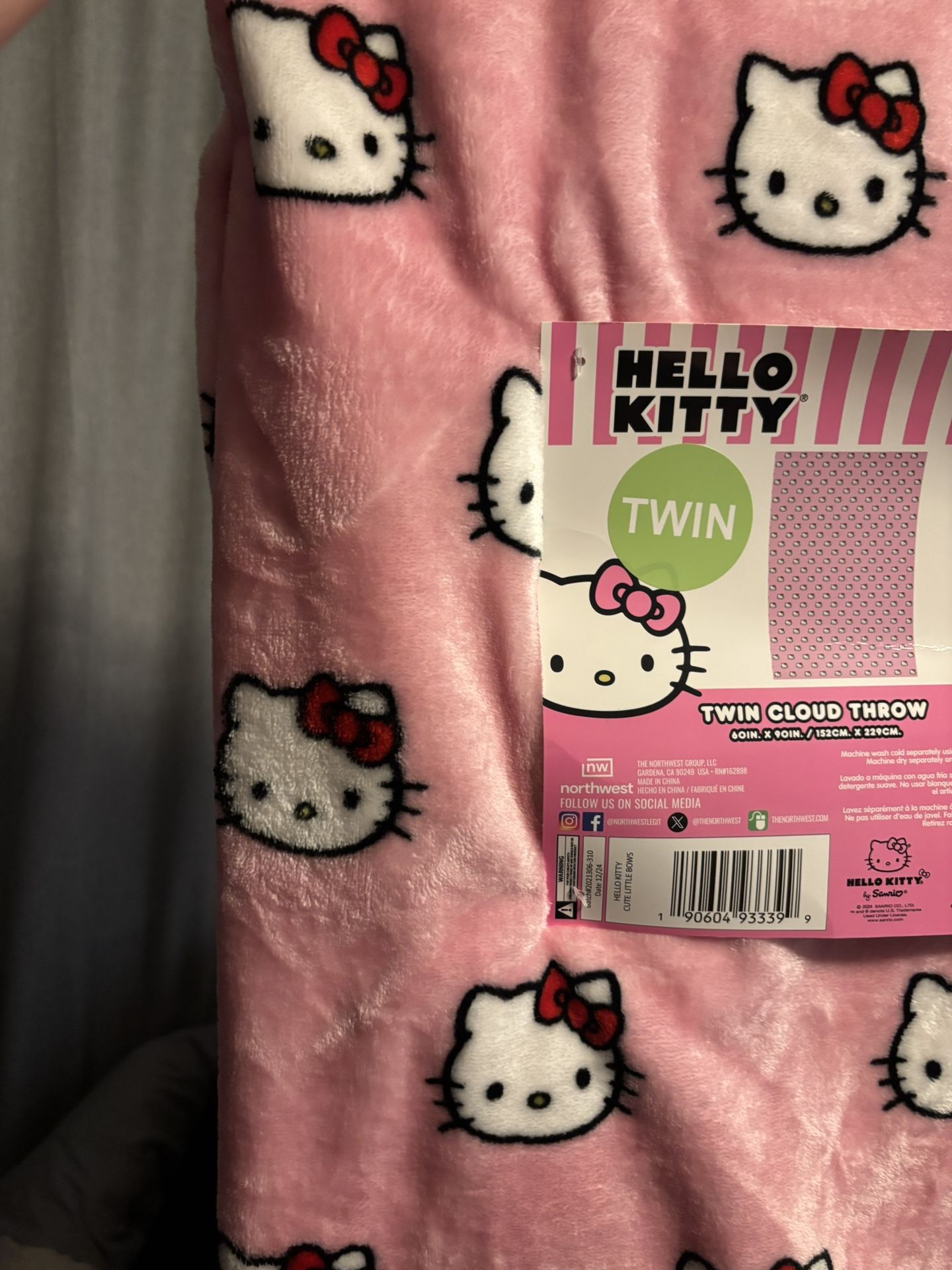 Hello Kitty Twin Blanket