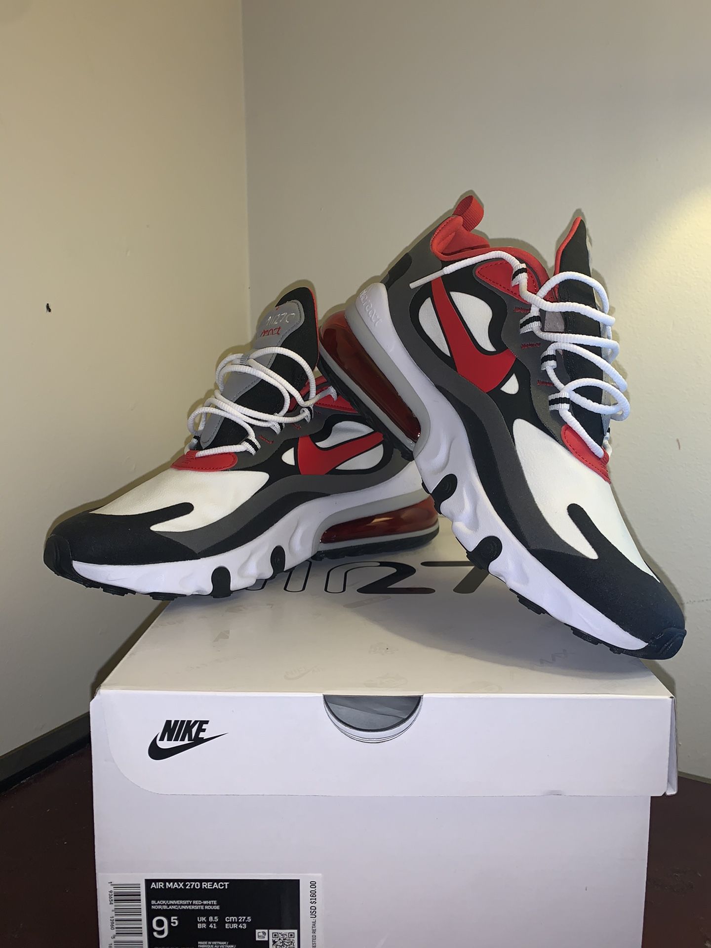 Nike 270 Reacts size 9.5