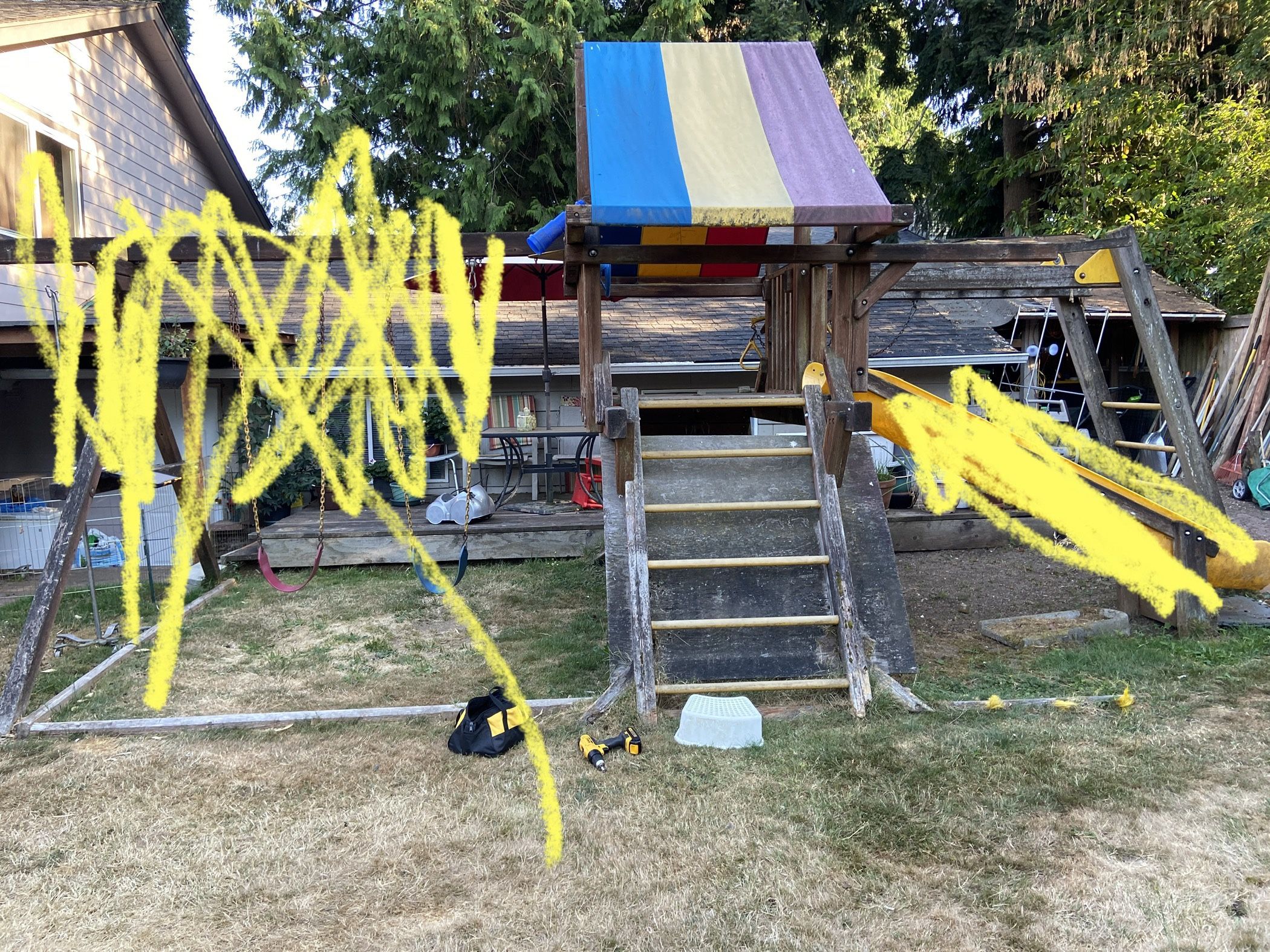 FREE Partial Rainbow Play Set For Parts (fort only, No Slide Or Swing)
