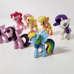 My Little Pony Rainbow Dash, Twilight Sparkle Unicorn, Applejack, Fluttershy, Pinkie Pie, Mane Pony Rarity Classic Figure