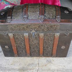 Camelback Steamer Trunk 