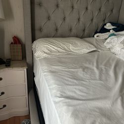 Full Size Bed With Mattress 