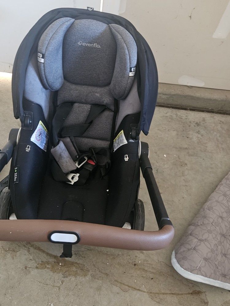 Evenflo 2 In One Car Seat And Stroller
