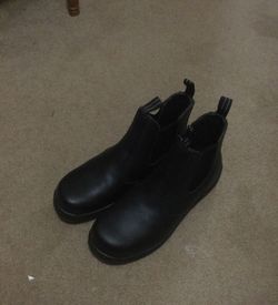 Thorogood slipon boots. Safety toe