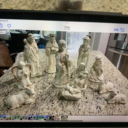 11 piece nativity set