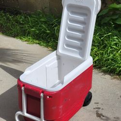 Igloo Cooler With Wheels