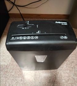 Paper shredder
