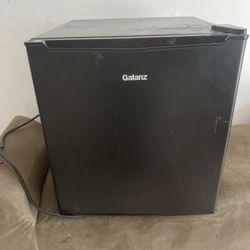 Galanz Mini Fridge 