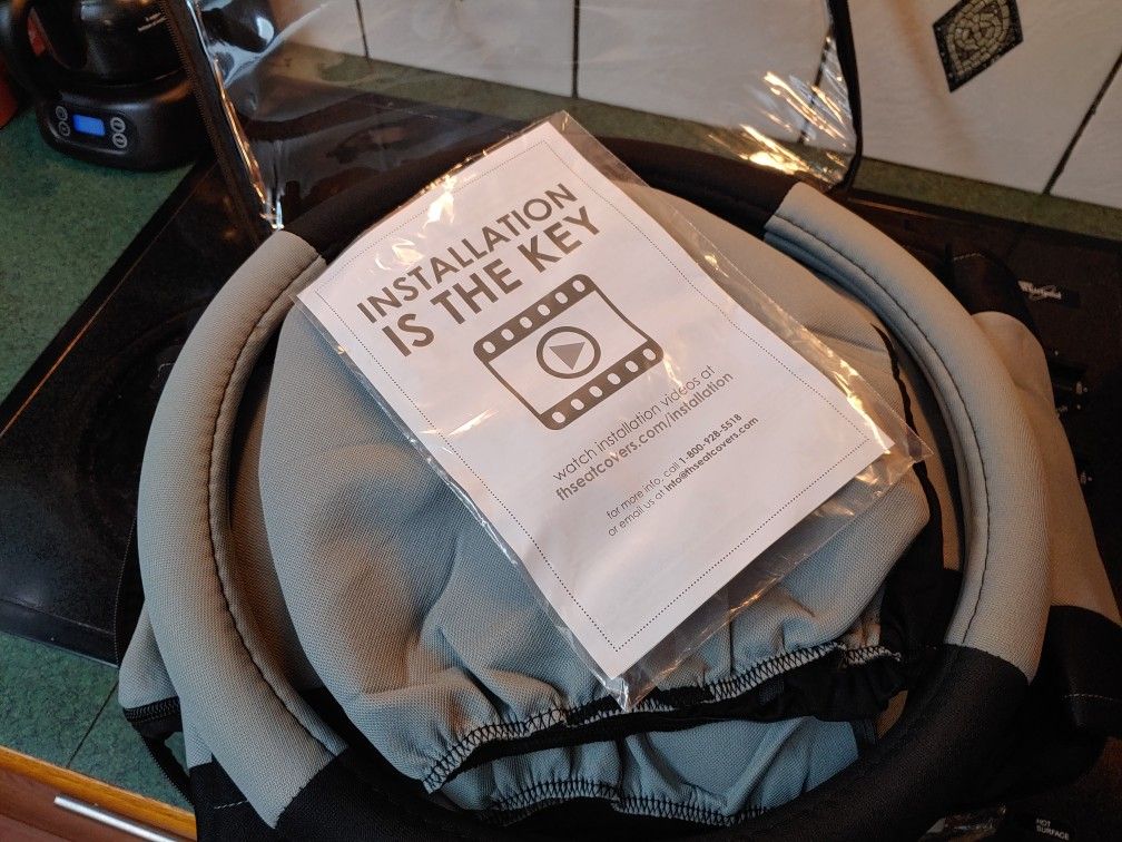 15 Piece Seat Cover Set For A SUV. New