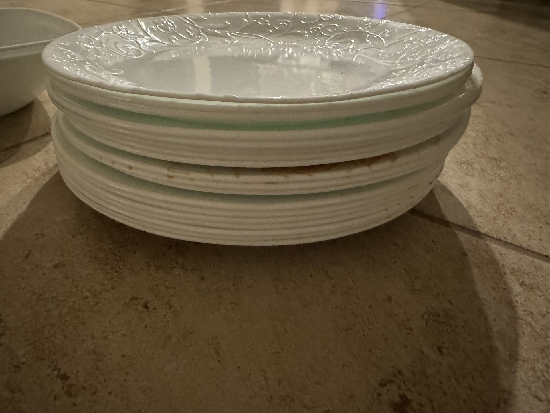 Pyrex Plates And Bowls.