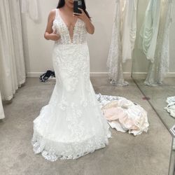 NEW: Wedding dress - Madi Lane/Ivory/Size 14