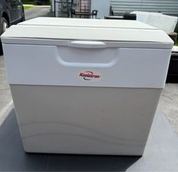 Koolatron Portable Thermoelectric Cooler / Warmer – Working Condition