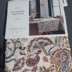 BRAND NEW RECTANGULAR TABLECLOTH 60 " X 84 "  Seats 6 To 8
