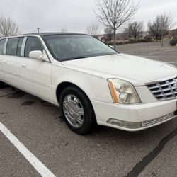 2011 Cadillac  DTS  9-Passengers Low Miles 