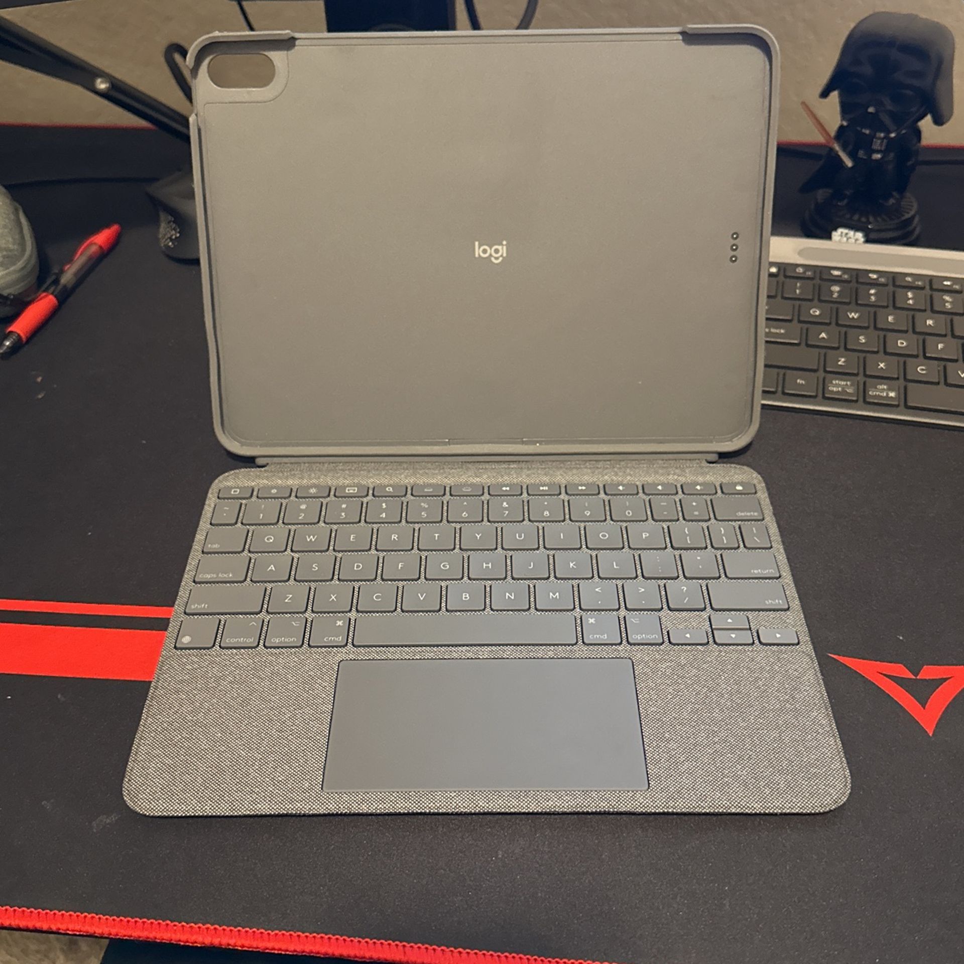 Logitech Combo Touch For iPad Air