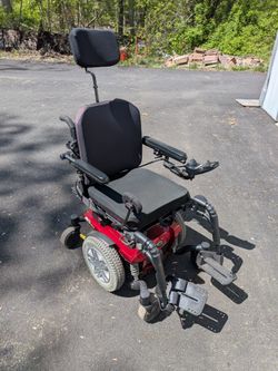 Electric wheelchair