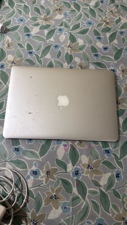 Apple MacBook Laptop Silver