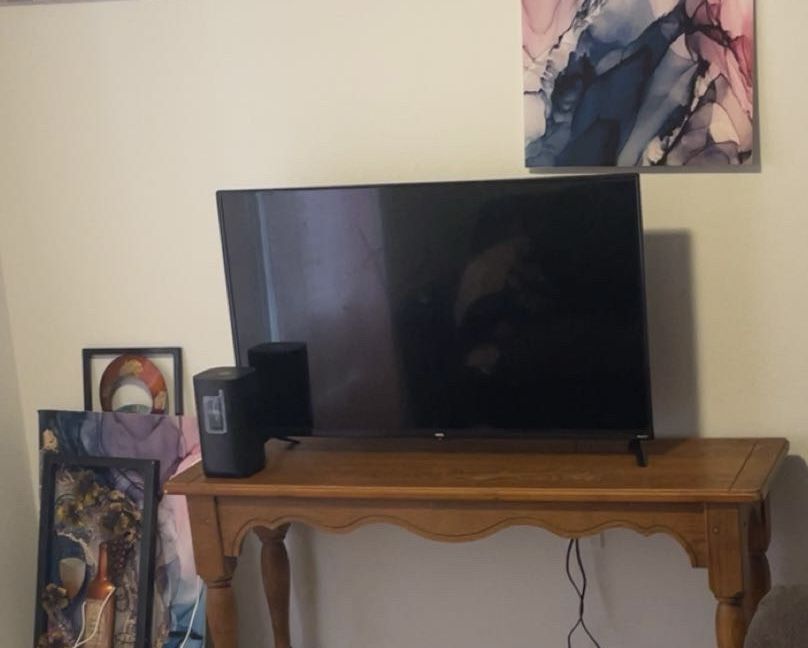 43” Onn Roku