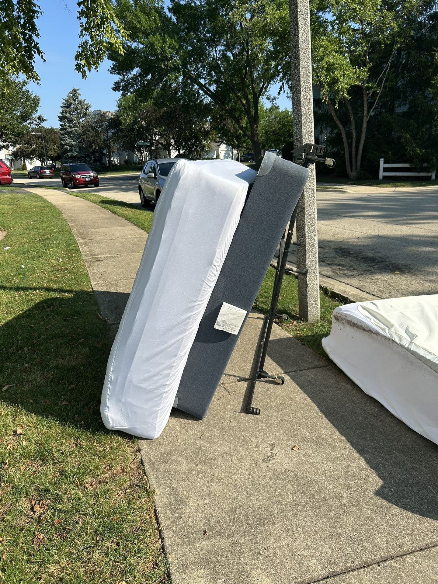 Free Queen Size Mattress Set