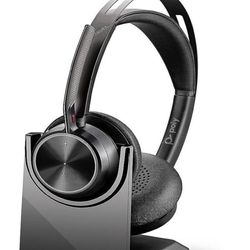 New Poly - Voyager Focus 2 UC USB-A Headset with Stand (Plantronics) - Bluetooth Stereo Headset with Boom Mic - USB-A PC/Mac Compatible - Active 