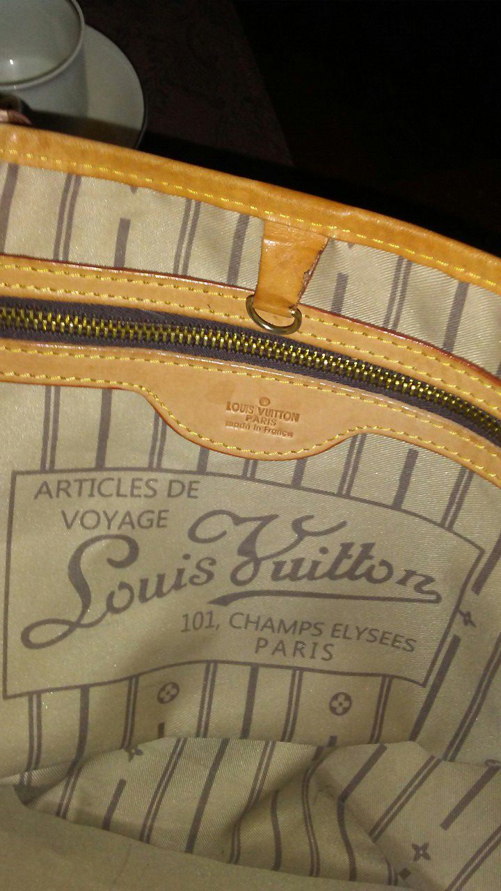 Louis Vuitton Other 356311