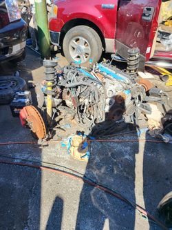 S r t 86 point one motor two thousand seven with trsuspension rear end and seats