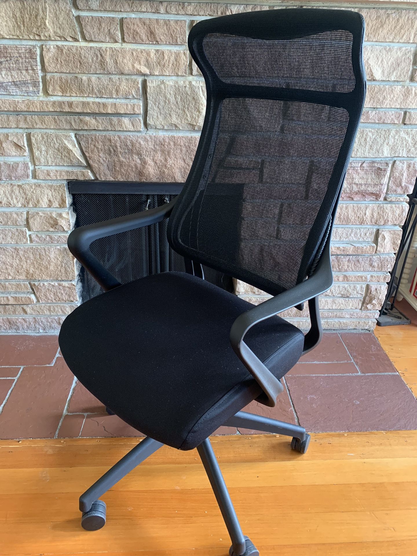 Realspace Lenzer Mesh High Back Office Chair