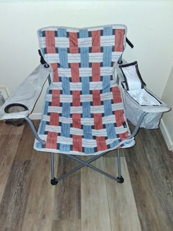 Folding Camp Chair with Cooler and Cup Holder