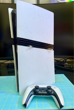 PS5 Pro 2TB SSD - with Controller and cooling stand - CLEAN