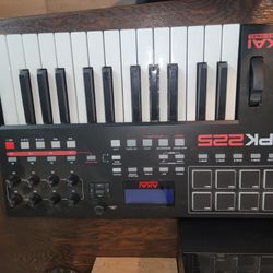 Akai MPK225