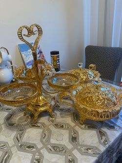 ‏Golden Cupcake Stand  Metal Fruit Plate