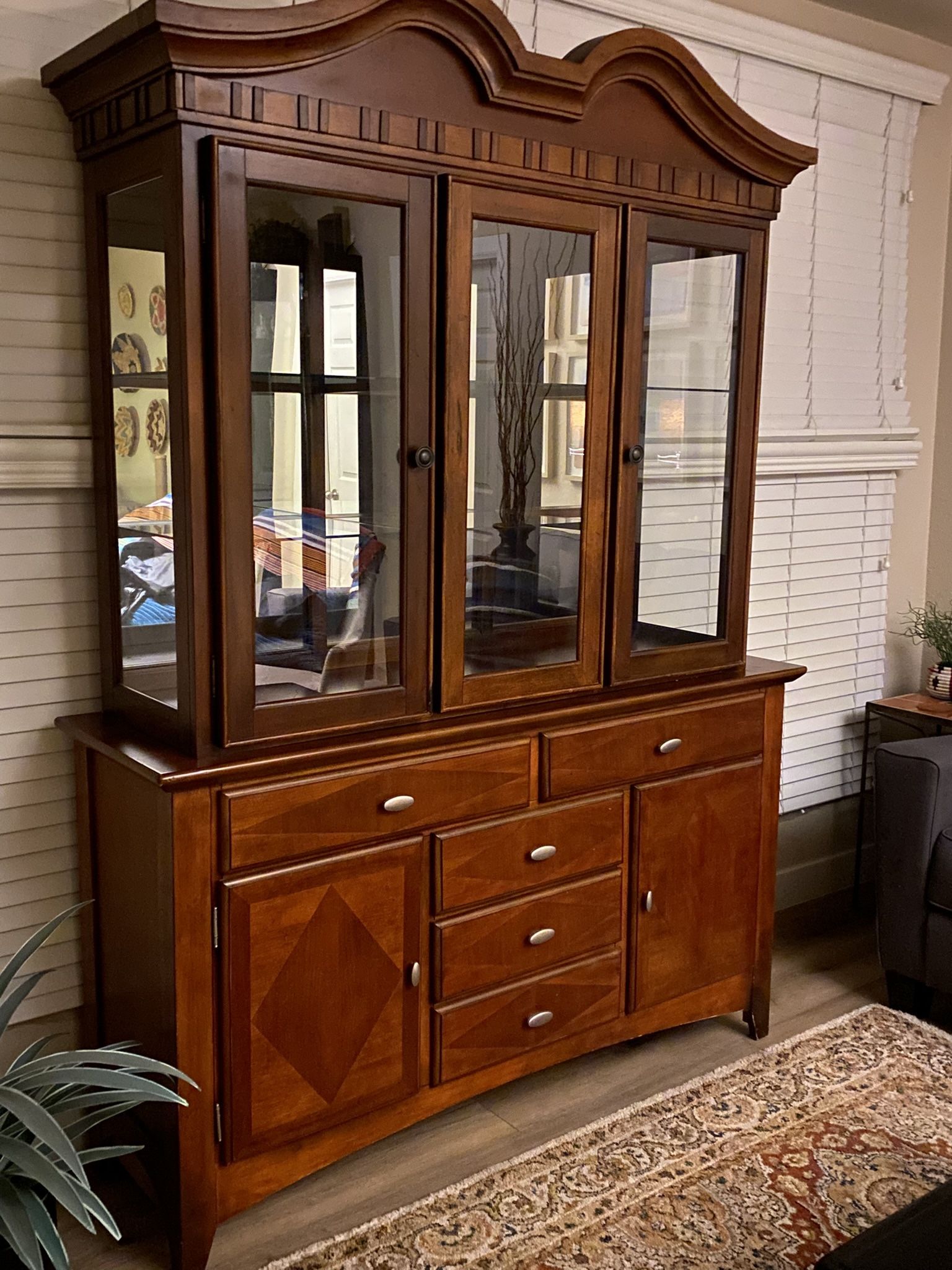 Kathy Ireland Home- Lit Hutch And Buffet