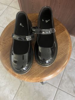 SHOES NEW